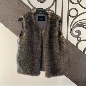 Glamsia Faux Fur Vest